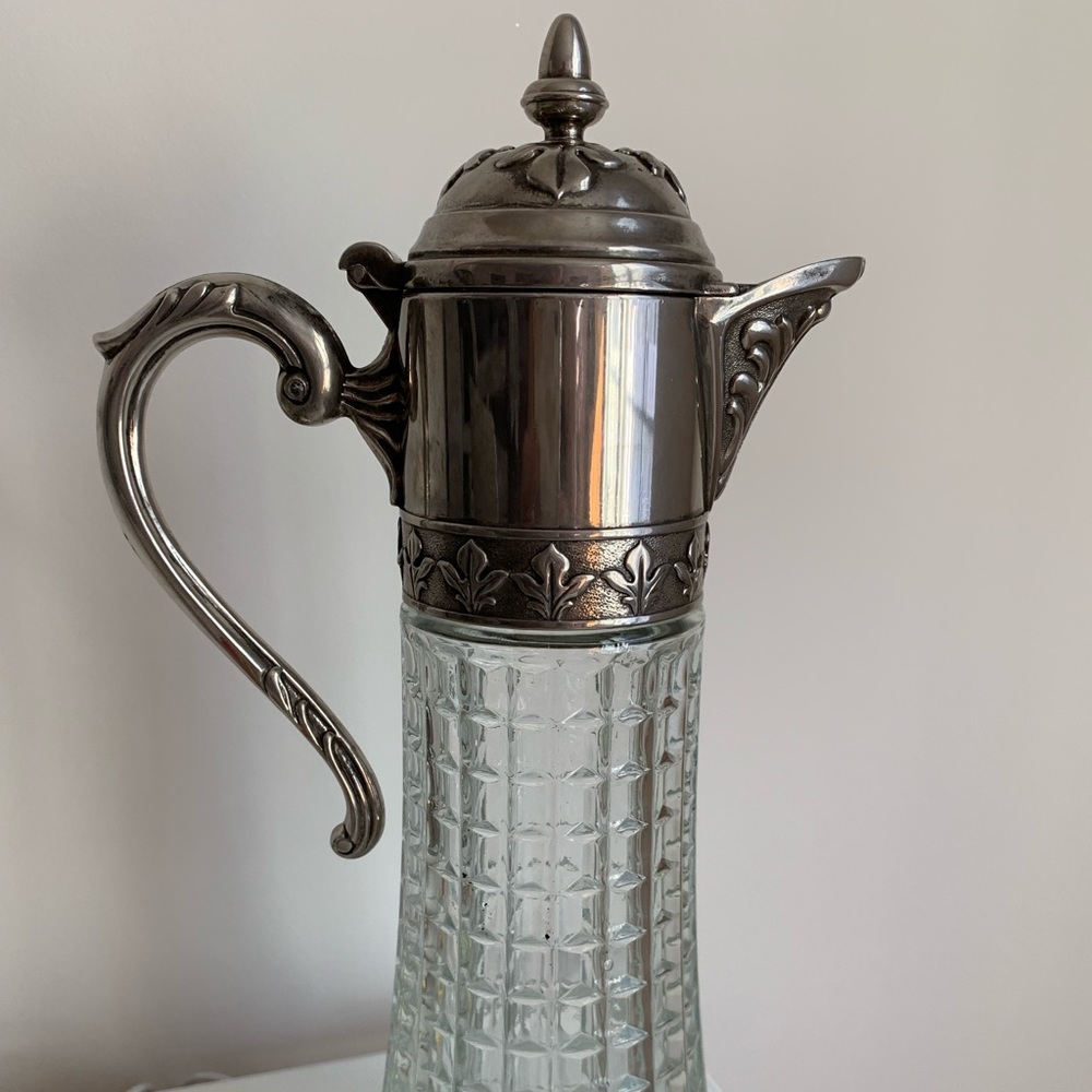 Vintage Wine Decanter 1st comes 1st offer to 7cust